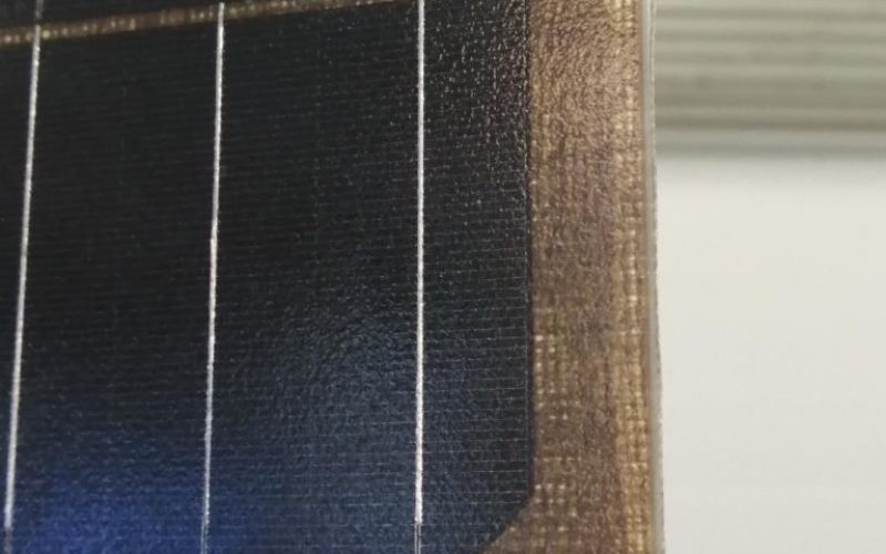 Tấm pin năng lượng mặt trời dựa trên vật liệu có nguồn gốc sinh học