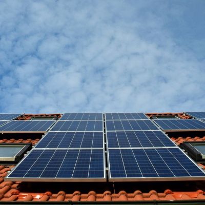 Lắp đặt điện mặt trời mái nhà, hộ gia đình giảm tiền điện mỗi tháng