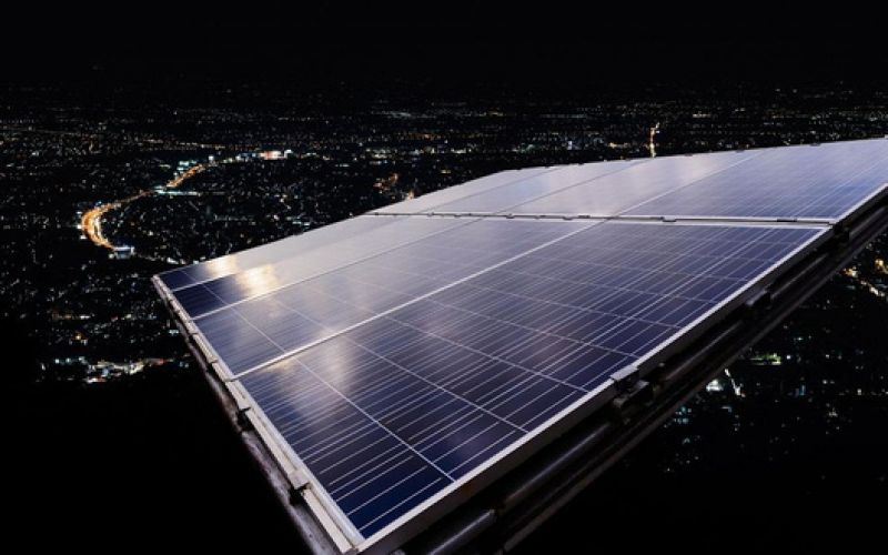 Phát hiện đột phá về công nghệ tạo ra điện mặt trời vào ban đêm