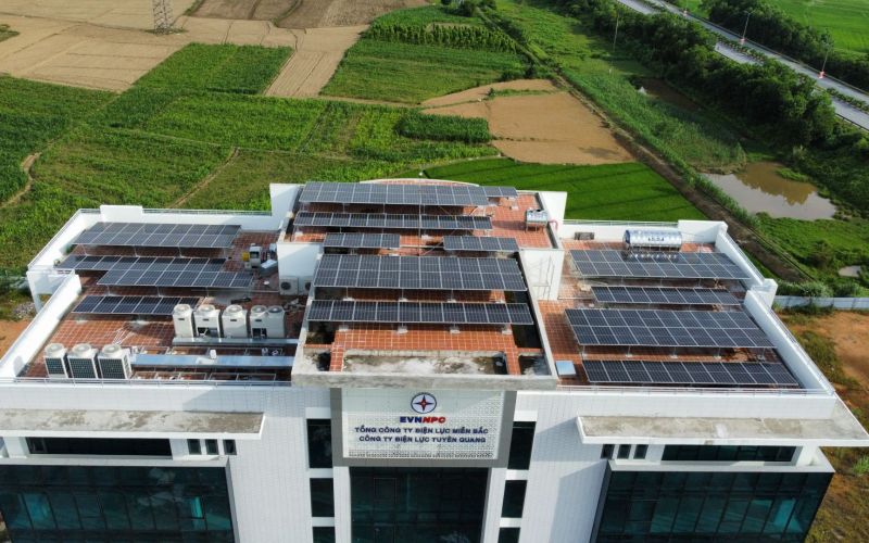 Lắp đặt điện năng lượng mặt trời 77,4Kwp dự án Điện Lực Tuyên Quang