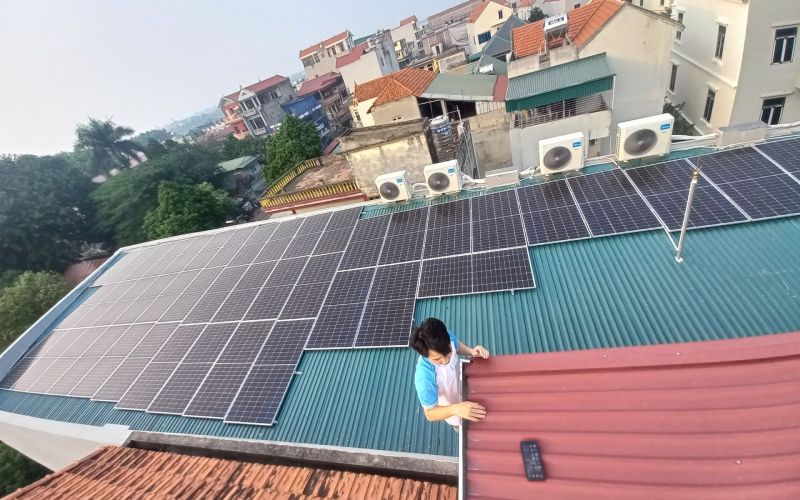 Lắp đặt điện năng lượng mặt trời 30kw tại siêu thị Đông Anh - Hà Nội